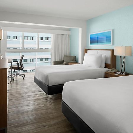 Courtyard By Marriott Nassau Downtown/Junkanoo Beach Экстерьер фото