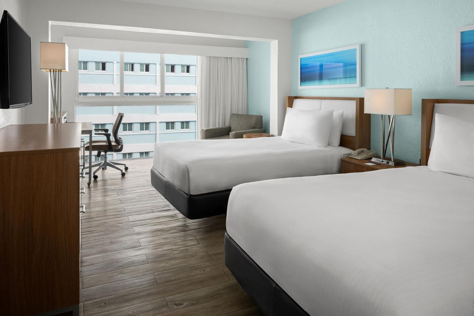 Courtyard By Marriott Nassau Downtown/Junkanoo Beach Экстерьер фото