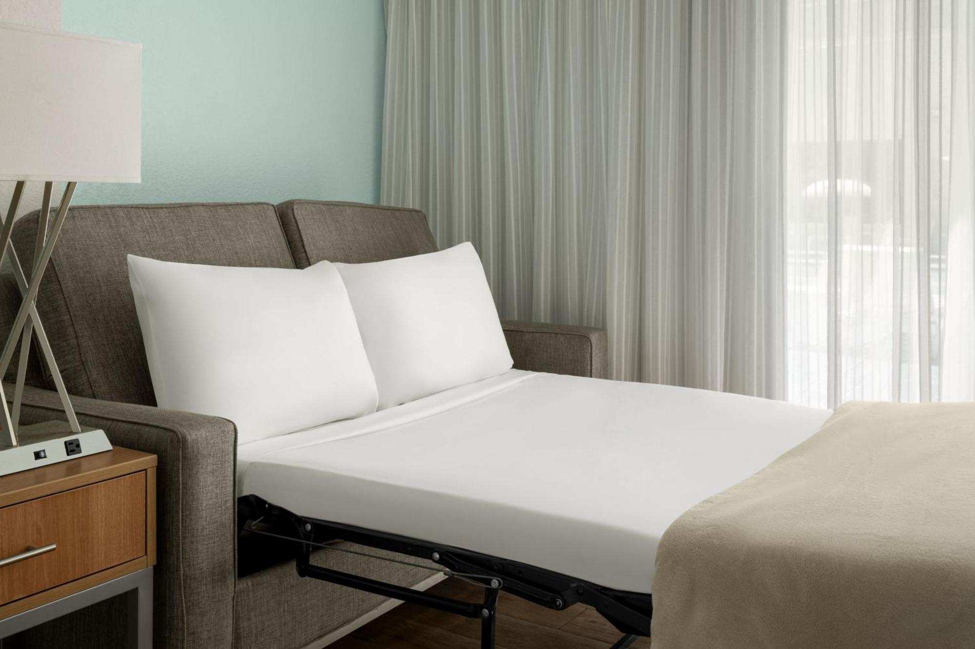 Courtyard By Marriott Nassau Downtown/Junkanoo Beach Экстерьер фото