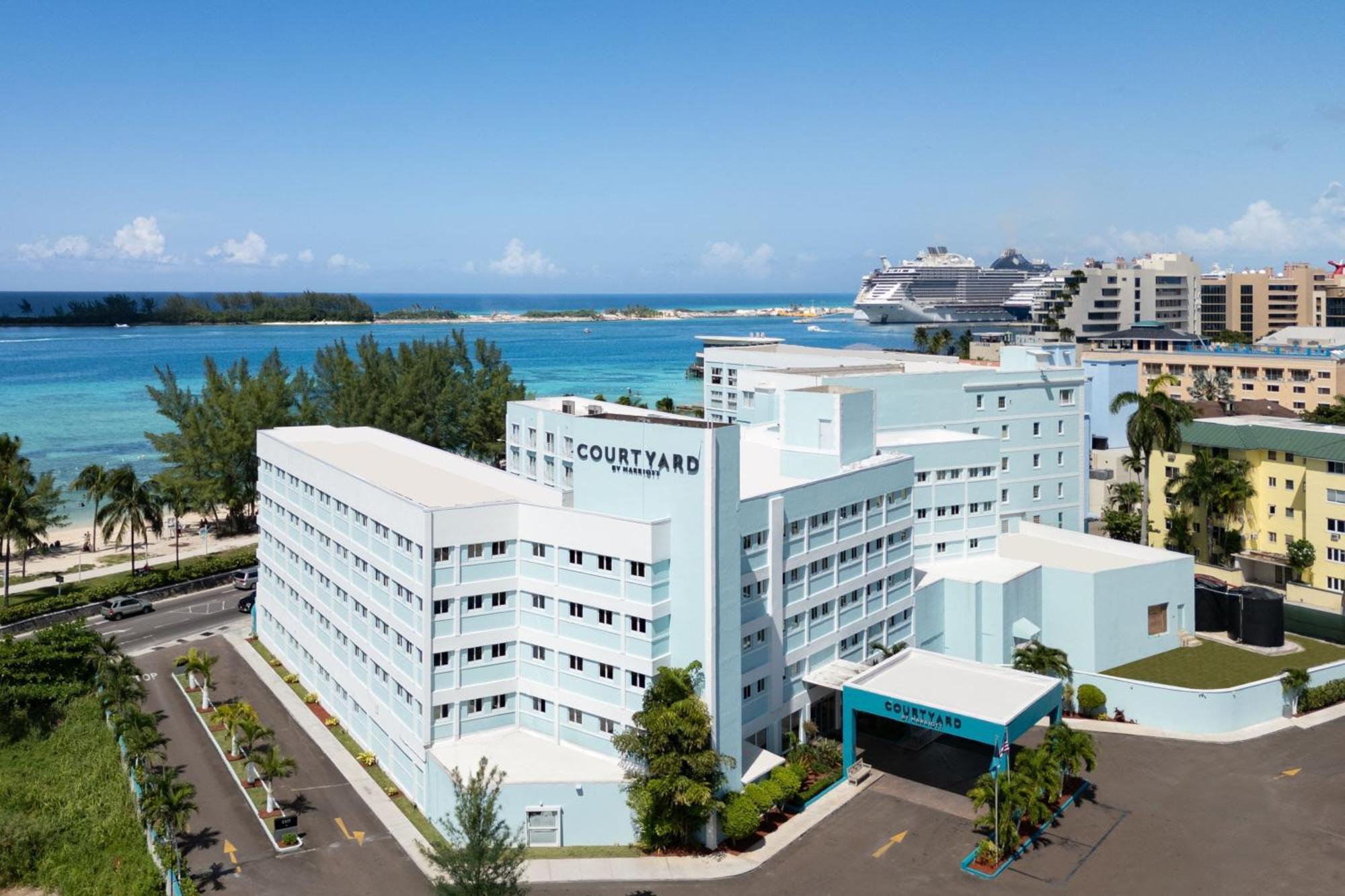 Courtyard By Marriott Nassau Downtown/Junkanoo Beach Экстерьер фото