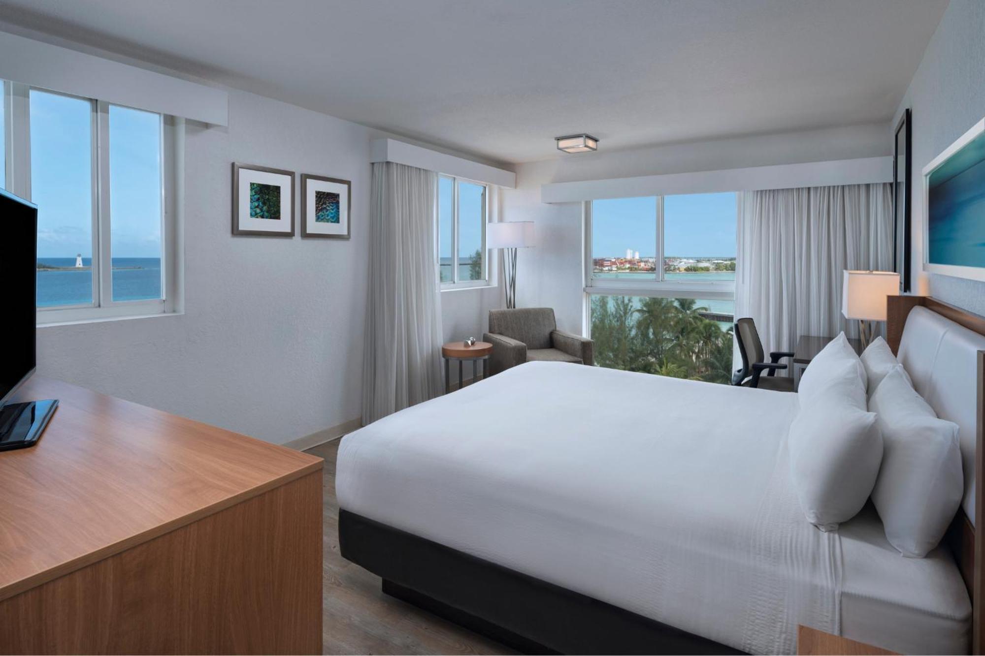 Courtyard By Marriott Nassau Downtown/Junkanoo Beach Экстерьер фото