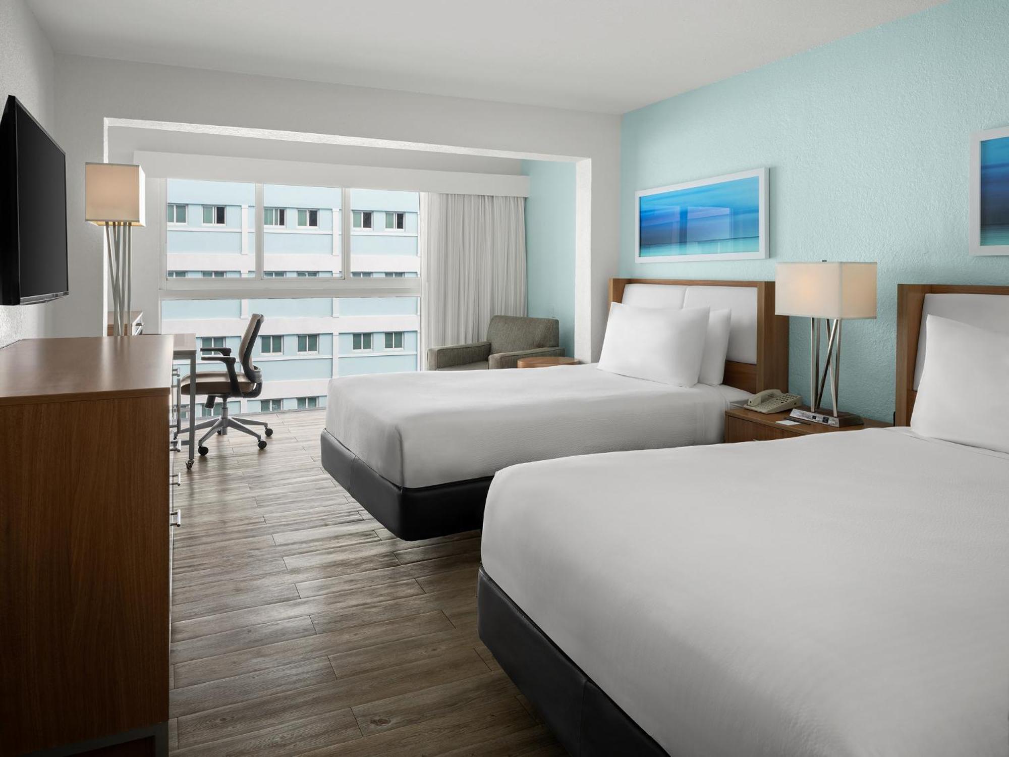 Courtyard By Marriott Nassau Downtown/Junkanoo Beach Экстерьер фото